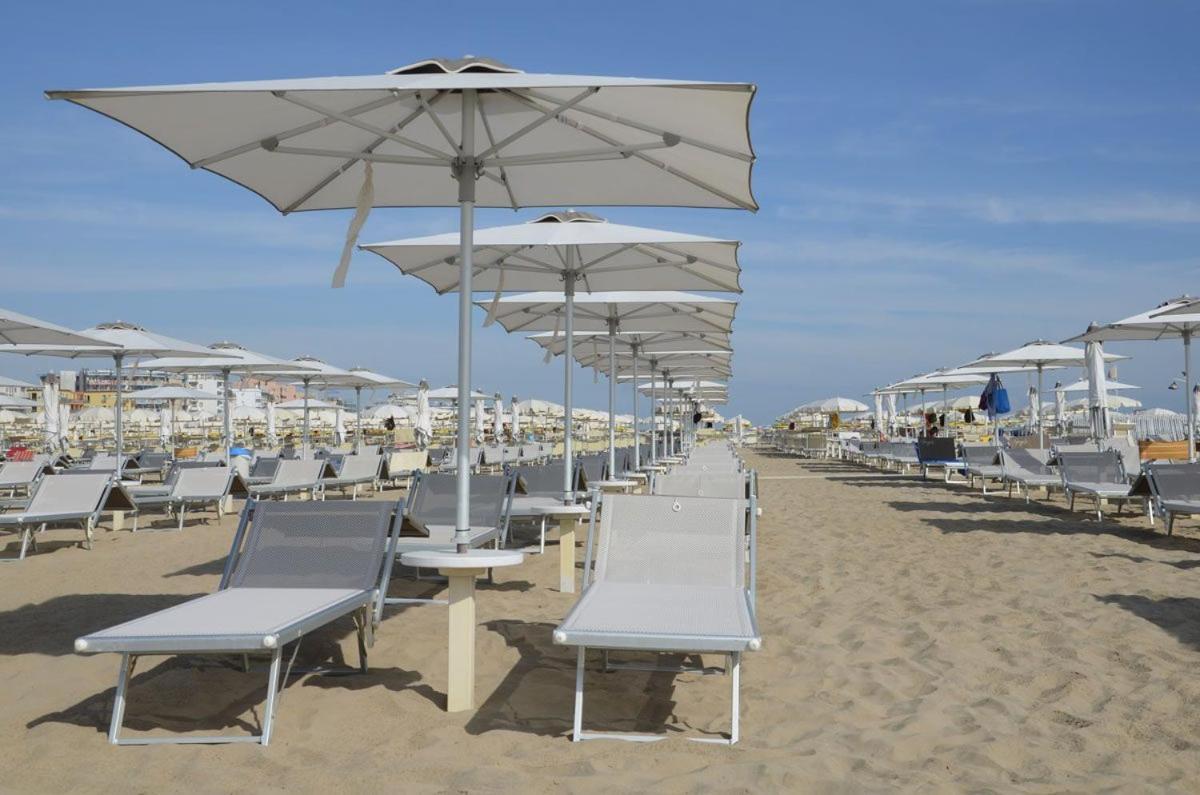 Monolocale Ombrellone Incluso Leilighet Lignano Sabbiadoro Eksteriør bilde
